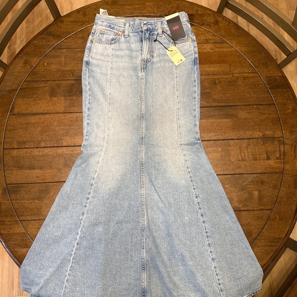 NWT Levi’s Premium Mermaid maxi skirt size 25 - Picture 1 of 4